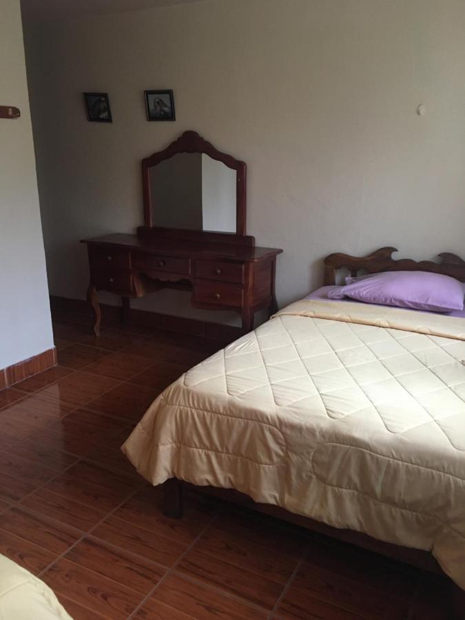 Hostal Nathaly Puerto Baquerizo Moreno Buitenkant foto