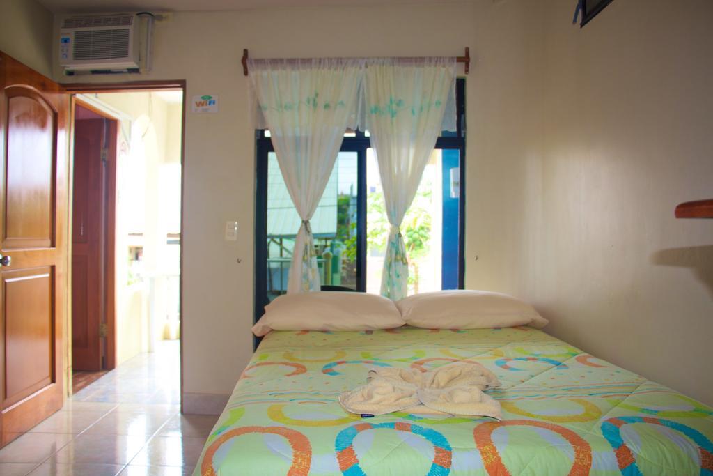 Hostal Nathaly Puerto Baquerizo Moreno Kamer foto