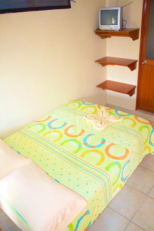 Hostal Nathaly Puerto Baquerizo Moreno Kamer foto