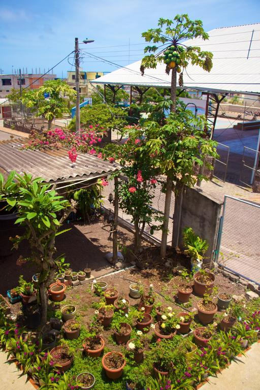 Hostal Nathaly Puerto Baquerizo Moreno Buitenkant foto