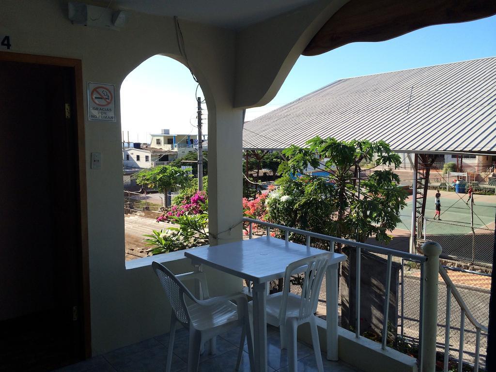 Hostal Nathaly Puerto Baquerizo Moreno Buitenkant foto