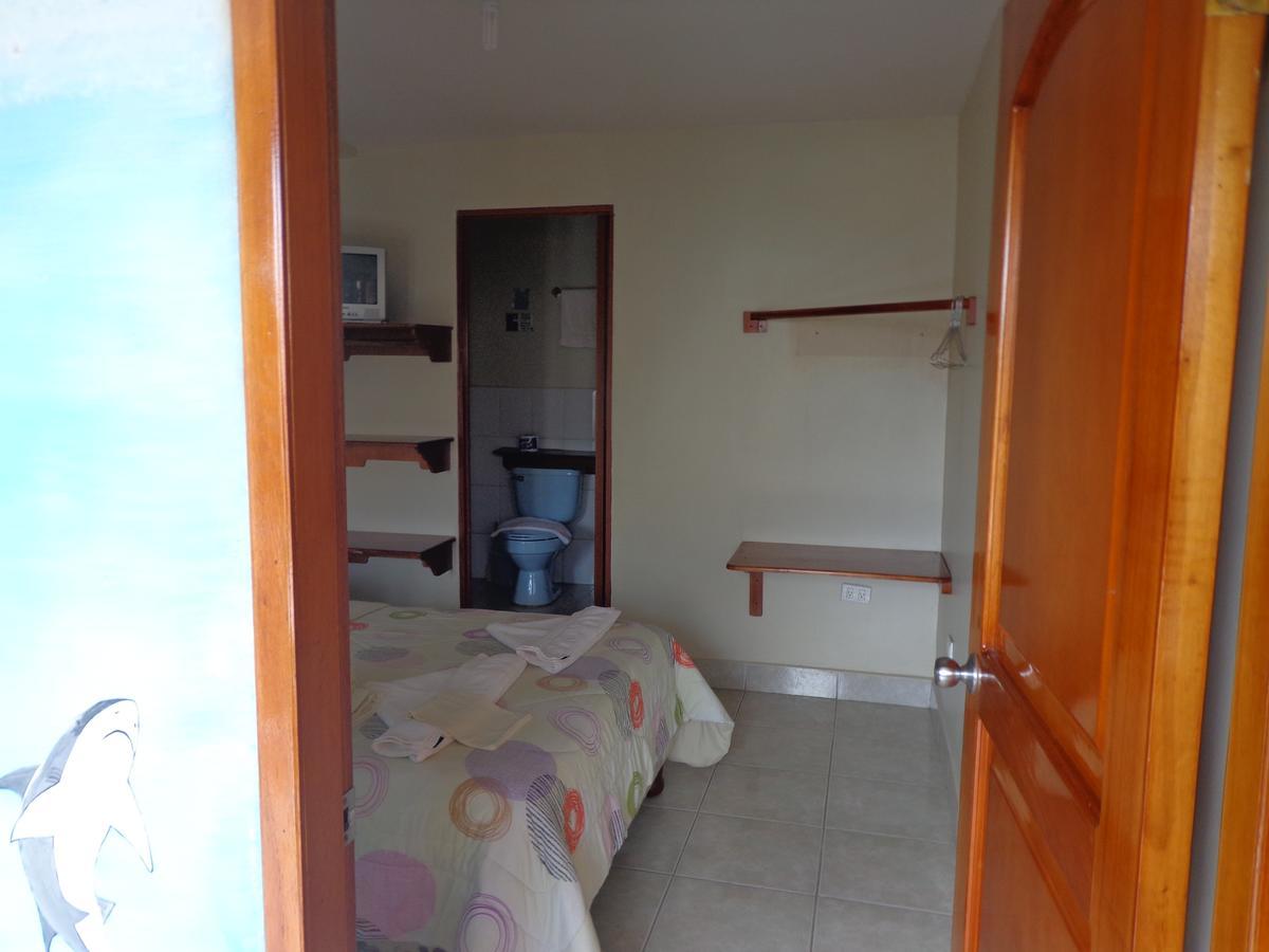 Hostal Nathaly Puerto Baquerizo Moreno Buitenkant foto