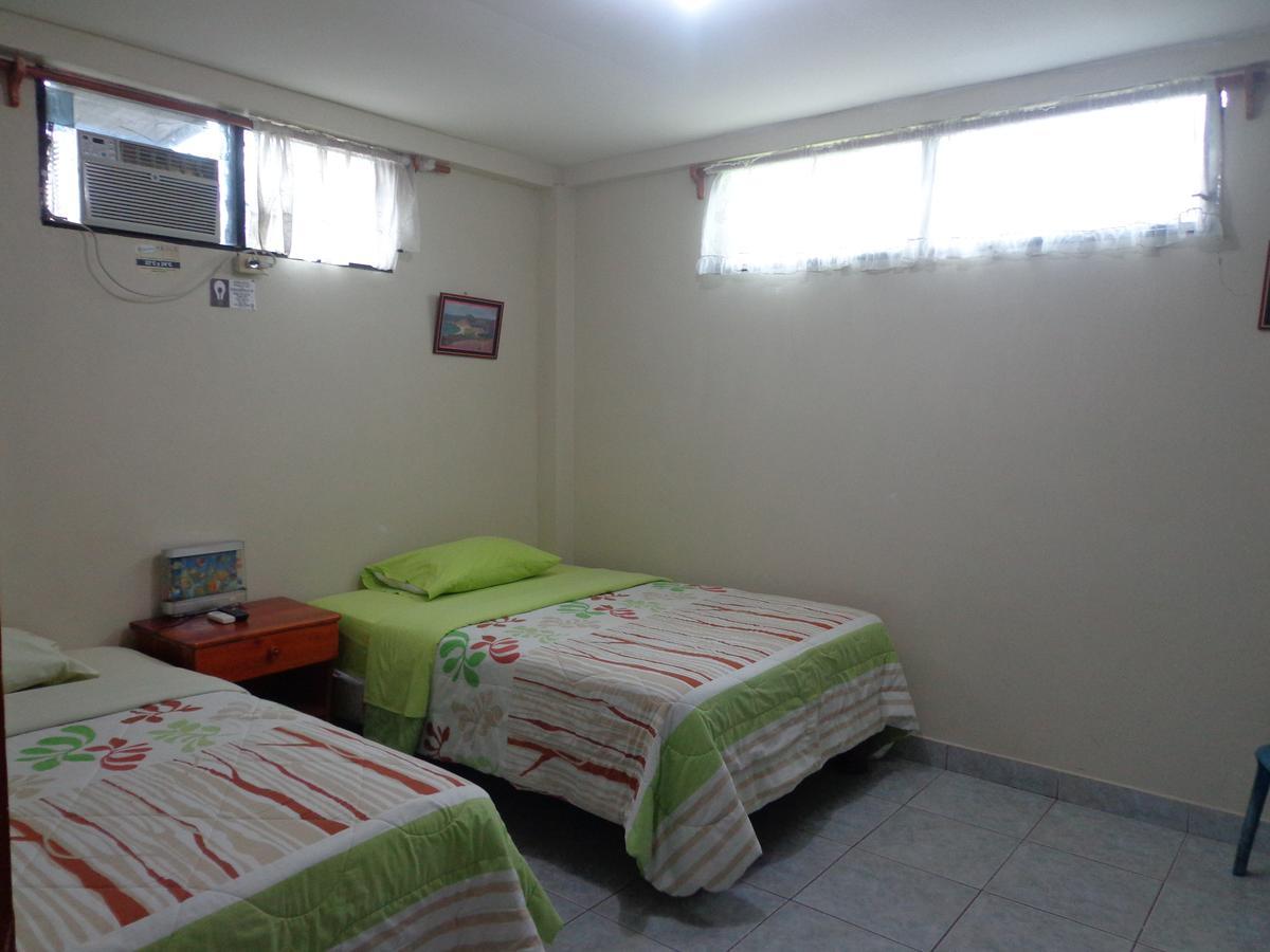 Hostal Nathaly Puerto Baquerizo Moreno Buitenkant foto