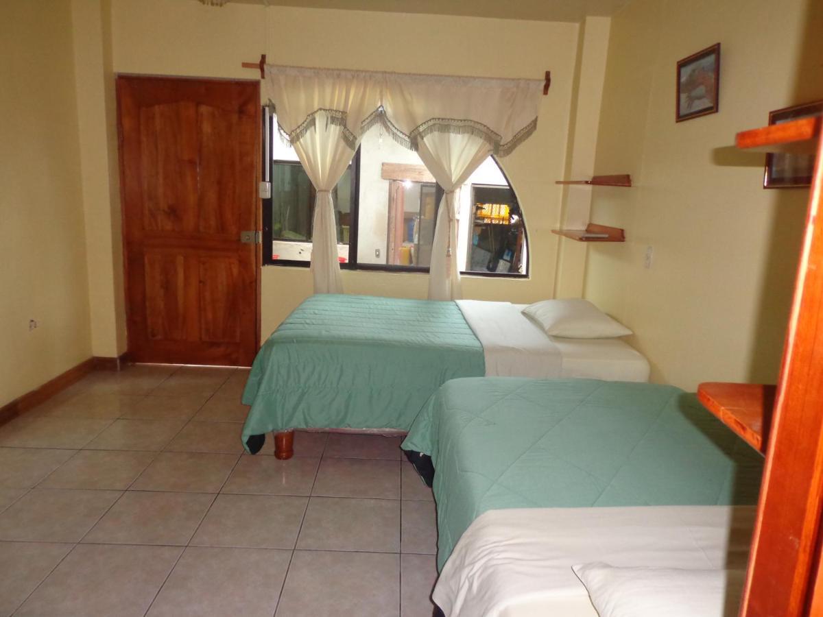 Hostal Nathaly Puerto Baquerizo Moreno Buitenkant foto